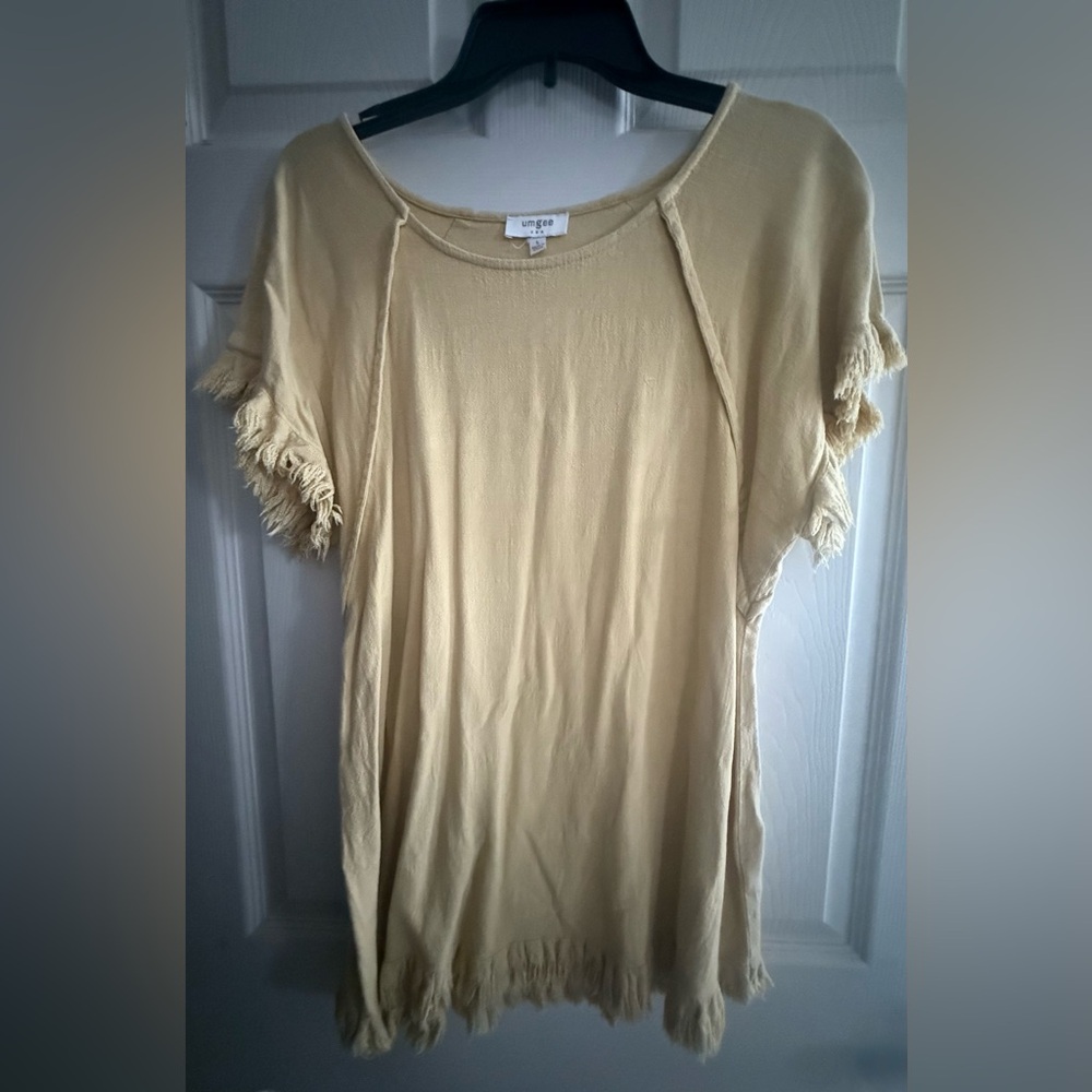 Umgee Women's Tan Fringe Sleeve Top